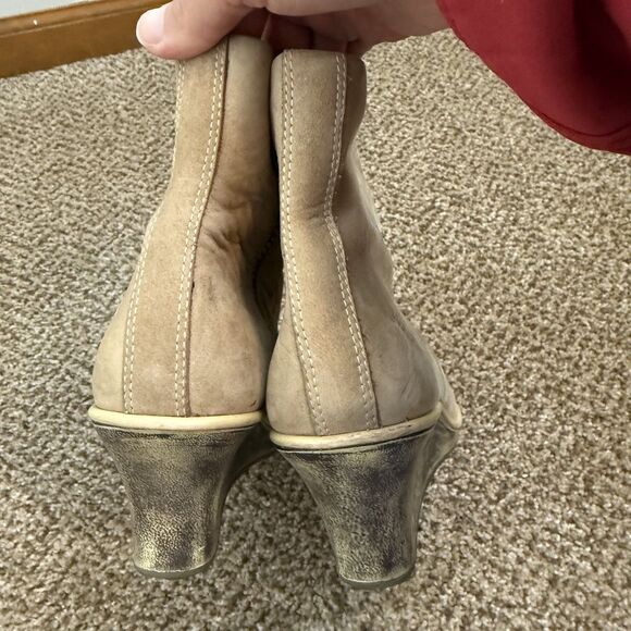 Timberland Neutral Tan Genuine Leather Women's 9M Zip Wedge Ankle Boots - Picture 13 of 16